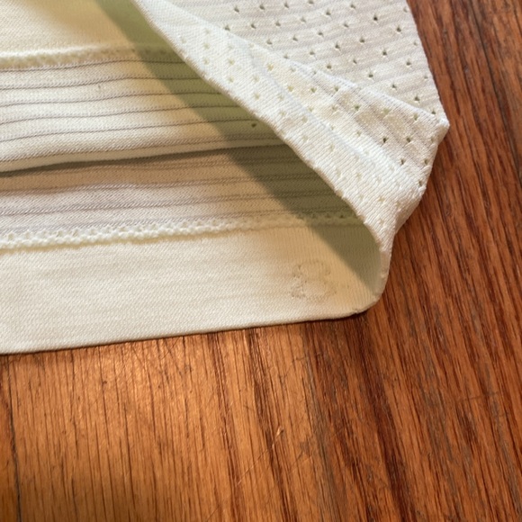 Lululemon Tee Size 8 - Picture 3 of 6